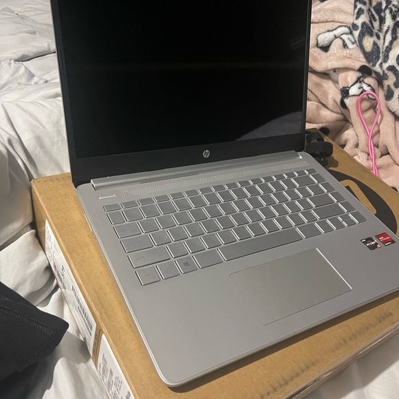 BRAND NEW. Got it today as a birthday gift ending up being the wrong one.